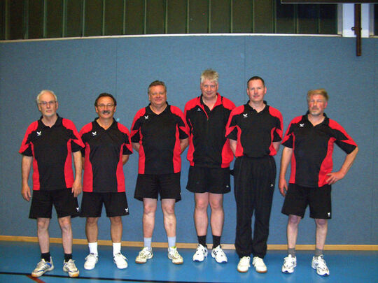 Mannschaftsfoto (von links): Karl-Heinz Breden, Wolfgang Kloß, Heinz-Hermann Kück, Christian Wiedenrot, Matthias Wiedenrot und Lüder Rönner.